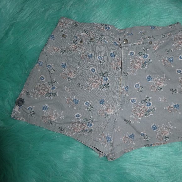 Vintage Red Rover Jean Shorts - Picture 2 of 7